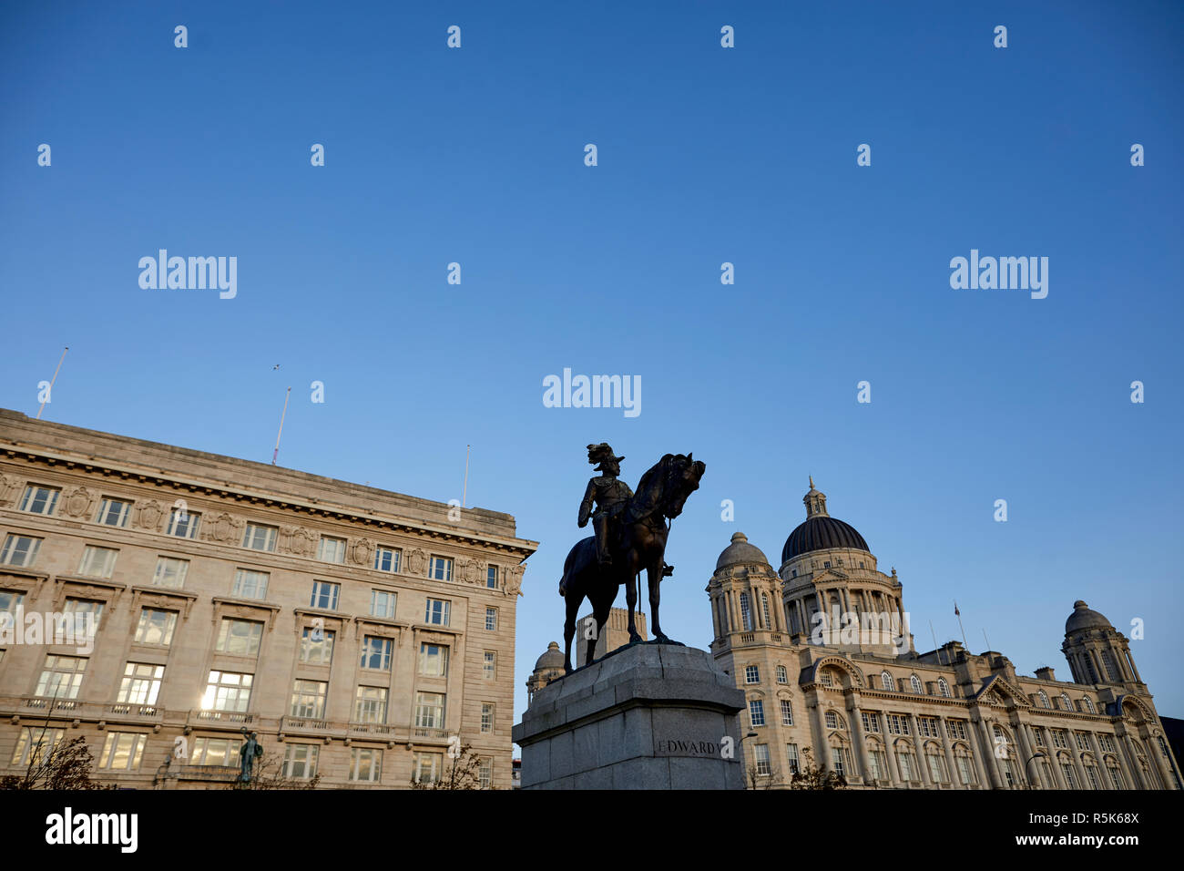 Liverpool Waterfront The Port Of Liverpool Building frames the The