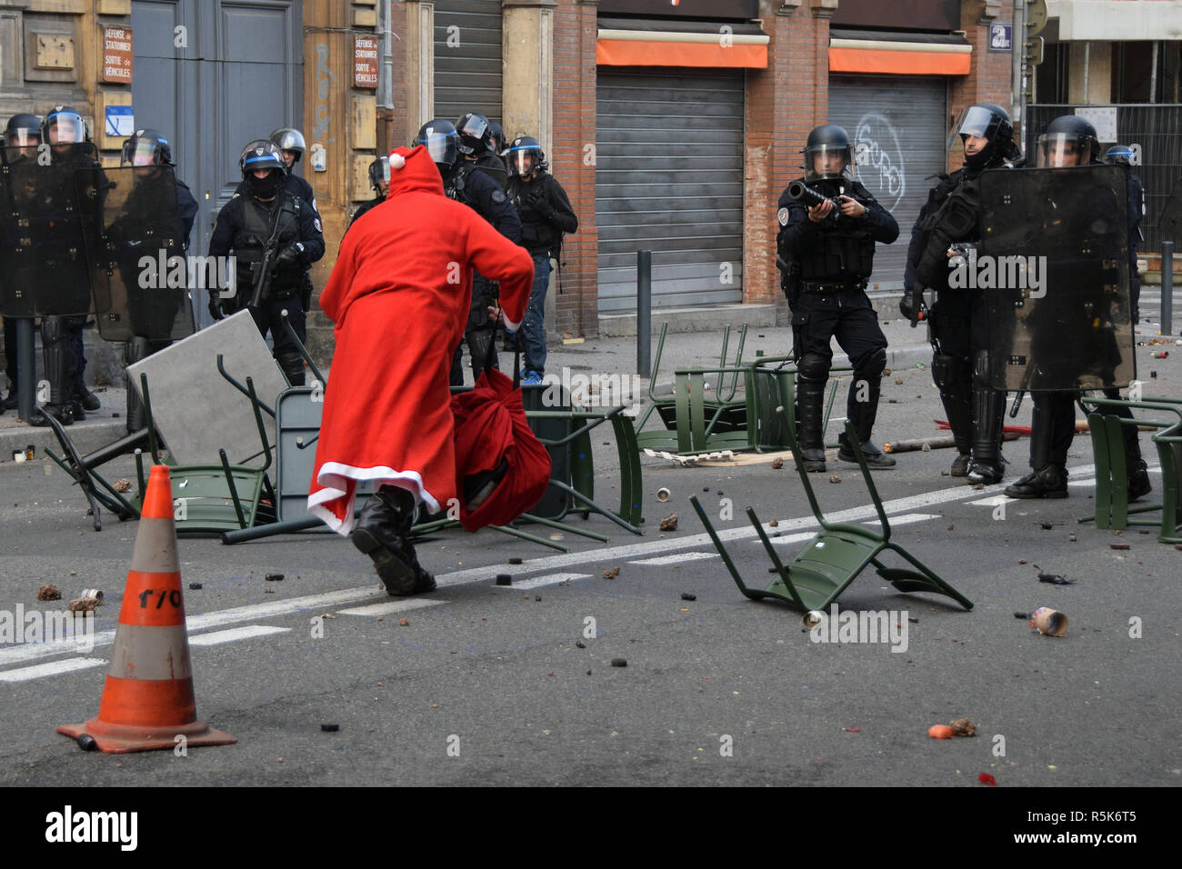 Violences occured on December the 1st in the streets of Toulouse ...