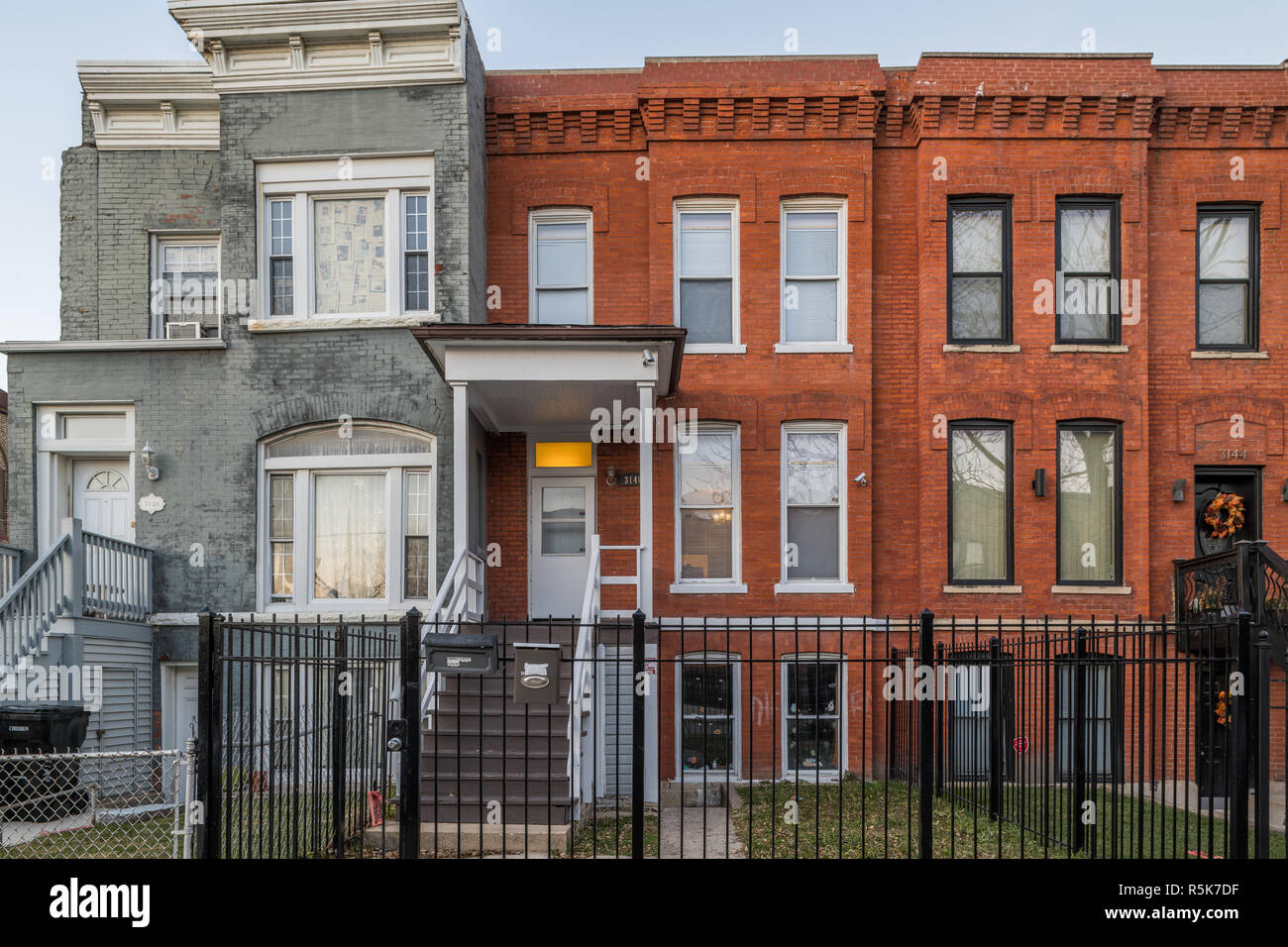 Residential building in the West Garfield Park neighborhood Stock Photo Alamy