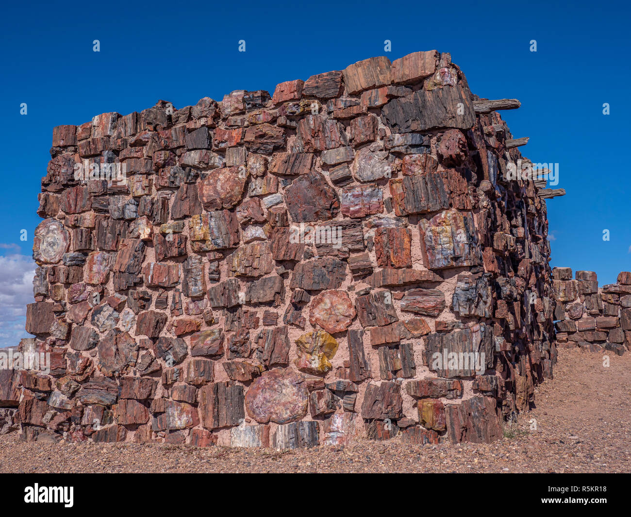 Indigenous native house hi-res stock photography and images - Alamy