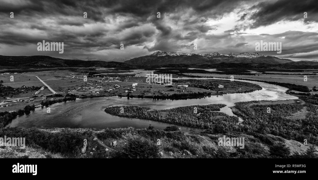 Rio Serrano Torres Del Paine Chile Stock Photo Alamy rio-serrano-torres-del-paine-chile-stock-photo-alamy