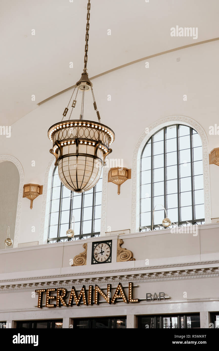 Terminal bar denver union station hires stock photography and images