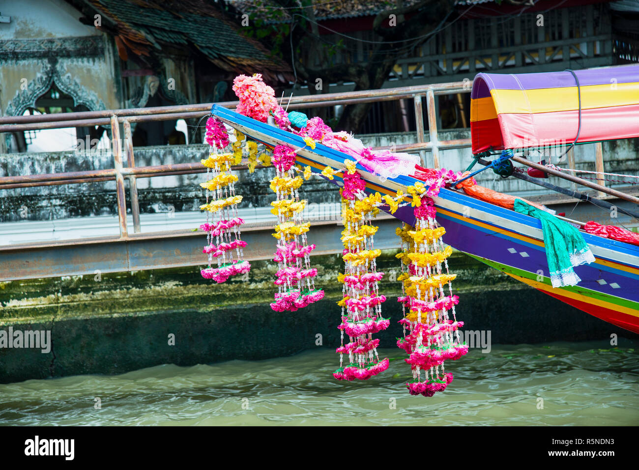 Traditional thai river boat hi-res stock photography and images - Alamy