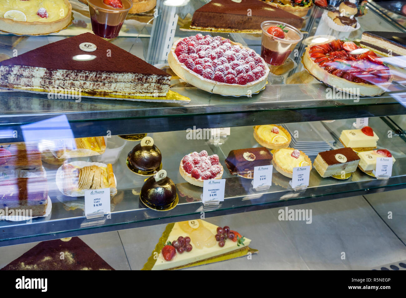 Miami Florida,Coral Gables,La Provence,Artisanal French Bakery and  Cafe,sweets,dessert,pastry,pastries,fruit fruits tart,cake,retail  products,display Stock Photo - Alamy
