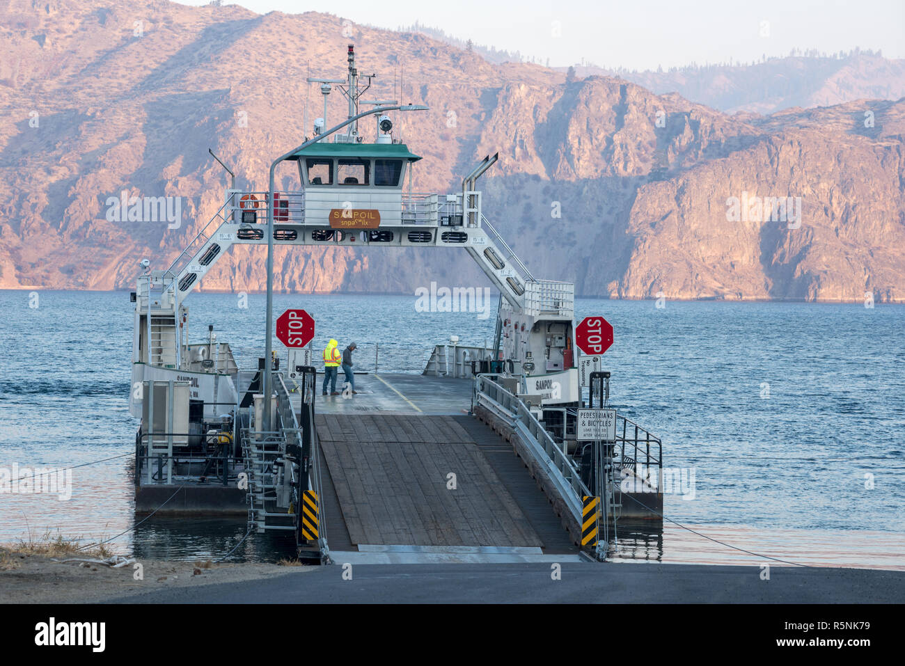 Keller Ferry, Franklin Roosevelt Lake, Washington Stock Photo Alamy
