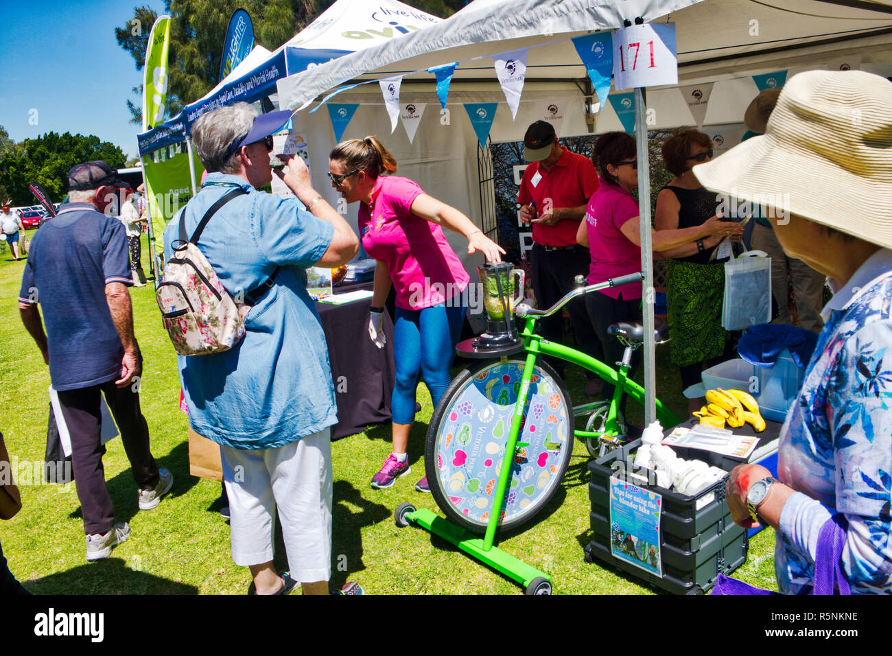 Pedal powered blender hires stock photography and images Alamy