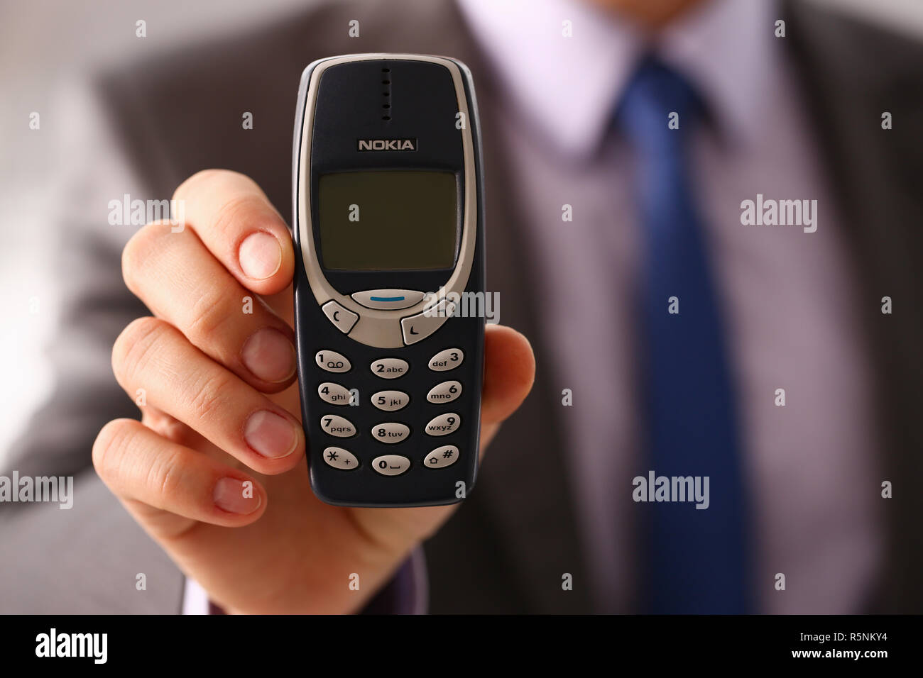 Nokia Phone Hand Stock Photos & Nokia Phone Hand Stock Images Alamy