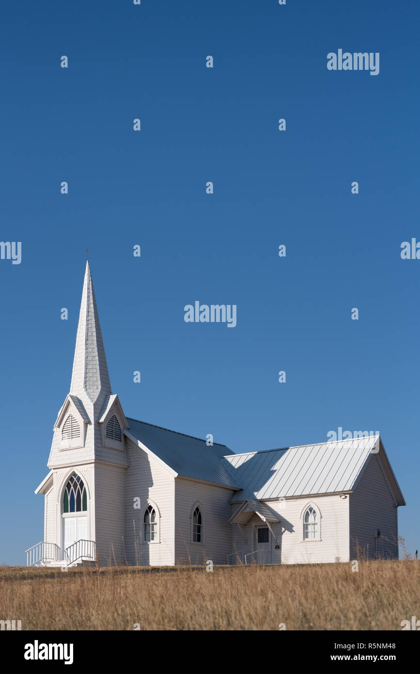 White rural church hi-res stock photography and images - Alamy