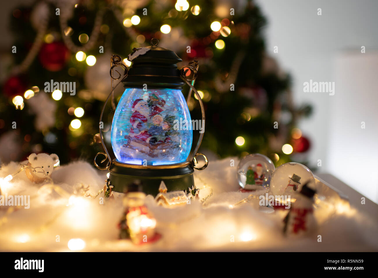 Christmas glass dome hi-res stock photography and images - Alamy
