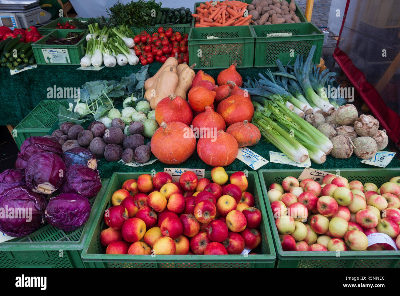 German organic vegetables market hires stock photography and images