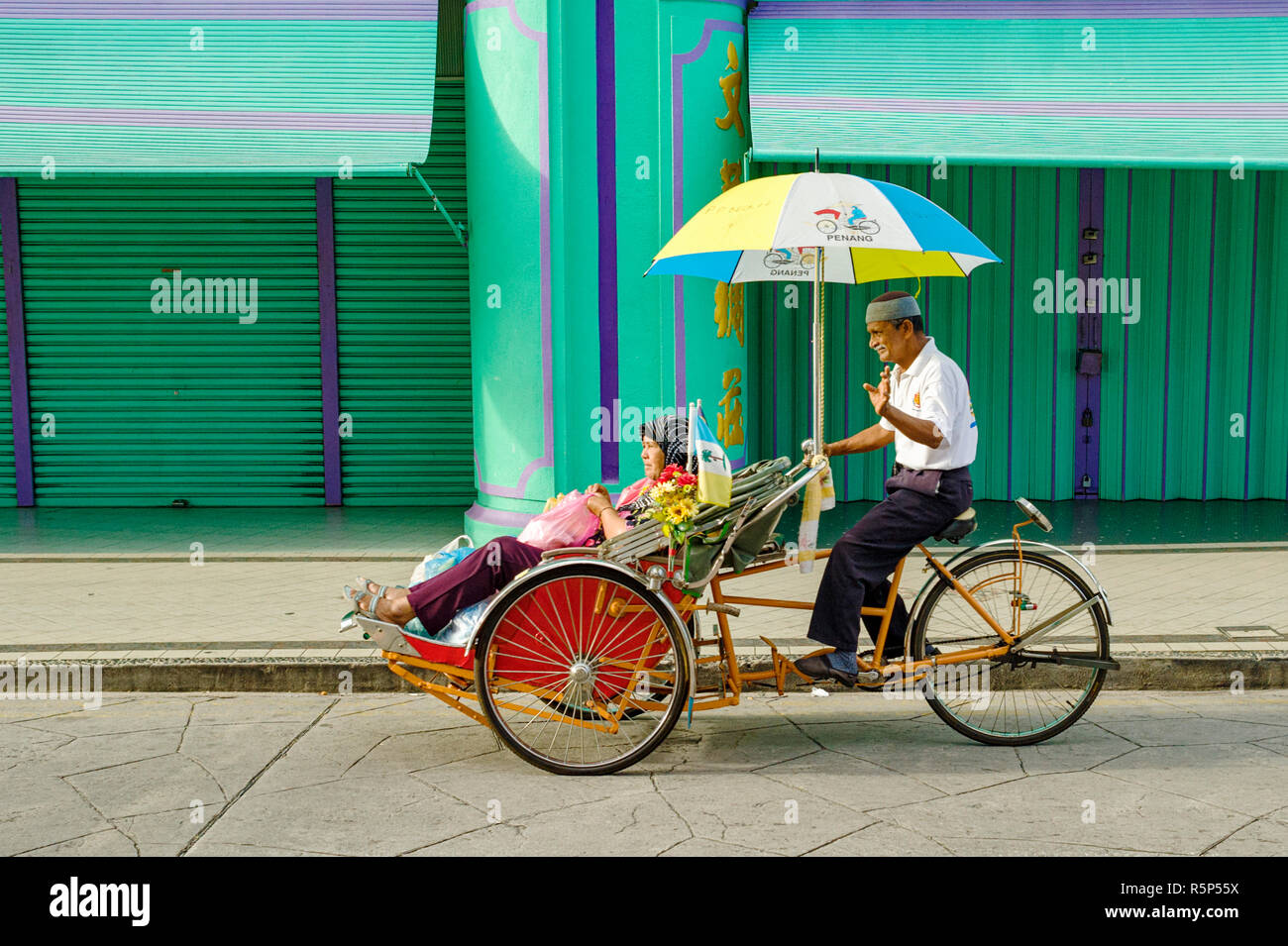 Old Loading Rickshaw Old rickshaw hi-res stock photography and images - Alamy