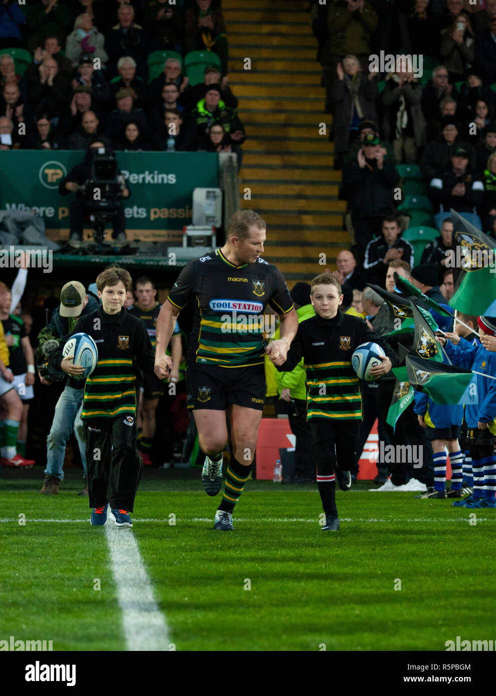 Northampton, UK. 1st December 2018. Dylan Hartley of Northampton Saints runs out for his 250th game ahead of the Gallagher Premiership Rugby match between Northampton Saints and Newcastle Falcons. Andrew Taylor/Alamy Live News Stock Photo