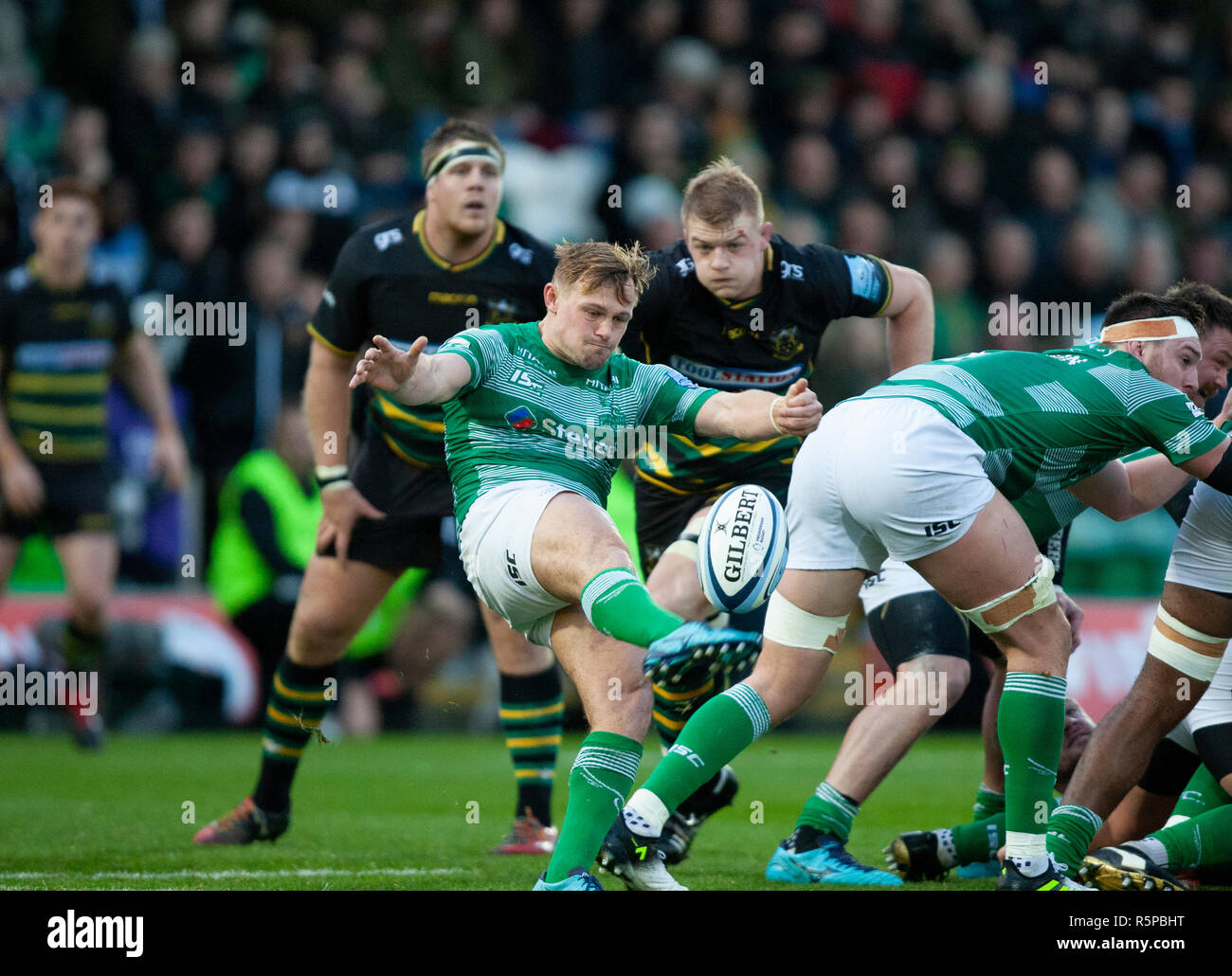 Northampton, UK. 1st December 2018. Sam Stuart of Newcastle Falcons kicks the ball during the Gallagher Premiership Rugby match between Northampton Saints and Newcastle Falcons. Andrew Taylor/Alamy Live News Stock Photo