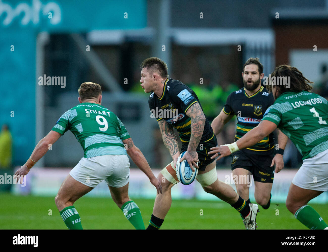 Northampton, UK. 1st December 2018. Teimana Harrison of Northampton Saints runs with the ball during the Gallagher Premiership Rugby match between Northampton Saints and Newcastle Falcons. Andrew Taylor/Alamy Live News Stock Photo