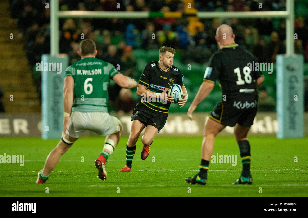 Northampton, UK. 1st December 2018. Dan Biggar of Northampton Saints runs with the ball during the Gallagher Premiership Rugby match between Northampton Saints and Newcastle Falcons. Andrew Taylor/Alamy Live News Stock Photo