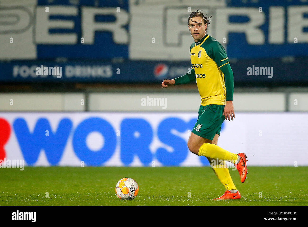 HEERENVEEN, 01-12-2018, Abe Lenstra stadium, season 2018 / 2019, Dutch Eredivisie, Fortuna Sittard player Bratislava Ninaj during the match SC Heerenveen - Fortuna Sittard 3-1. Stock Photo