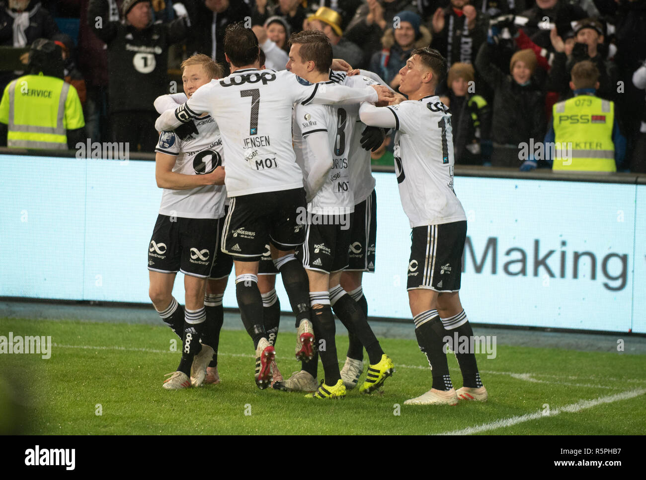 Norway, Oslo. 2nd Dec 2018. The Rosenborgs players celebrate winning the 2018 Norwegian Cup Final 4-1 against Strømsgodset at Ullevaal Stadion in Oslo. (Photo credit: Gonzales Photo - Jan-Erik Eriksen). Credit: Gonzales Photo/Alamy Live News Stock Photo