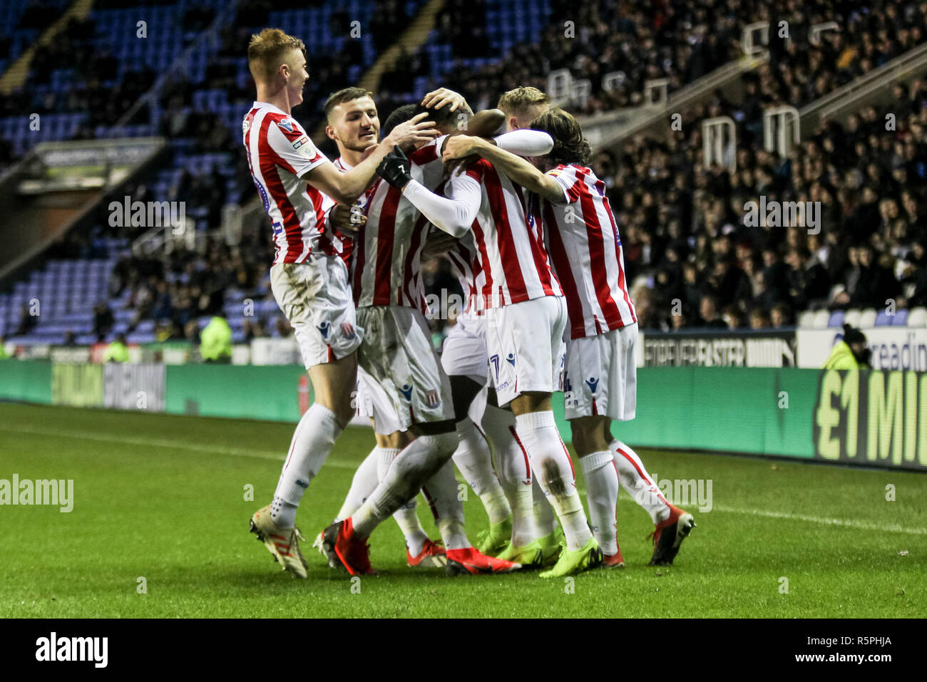 Efl championship 2017 18 season hi-res stock photography and images - Alamy