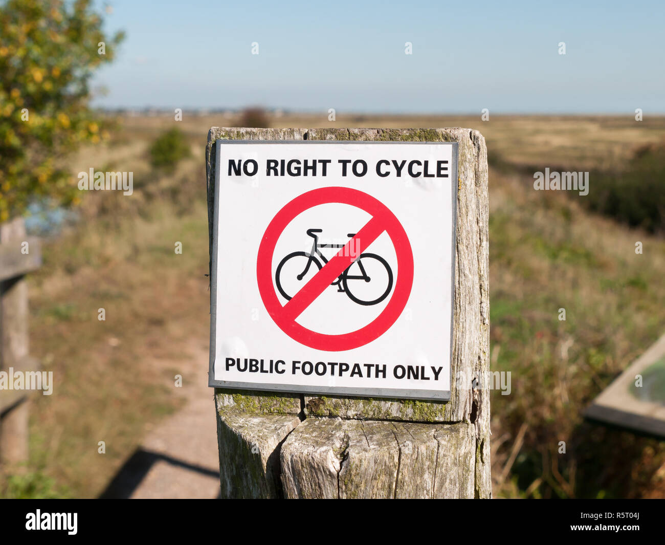 no right to cycle public footpath only country post sign Stock Photo Alamy