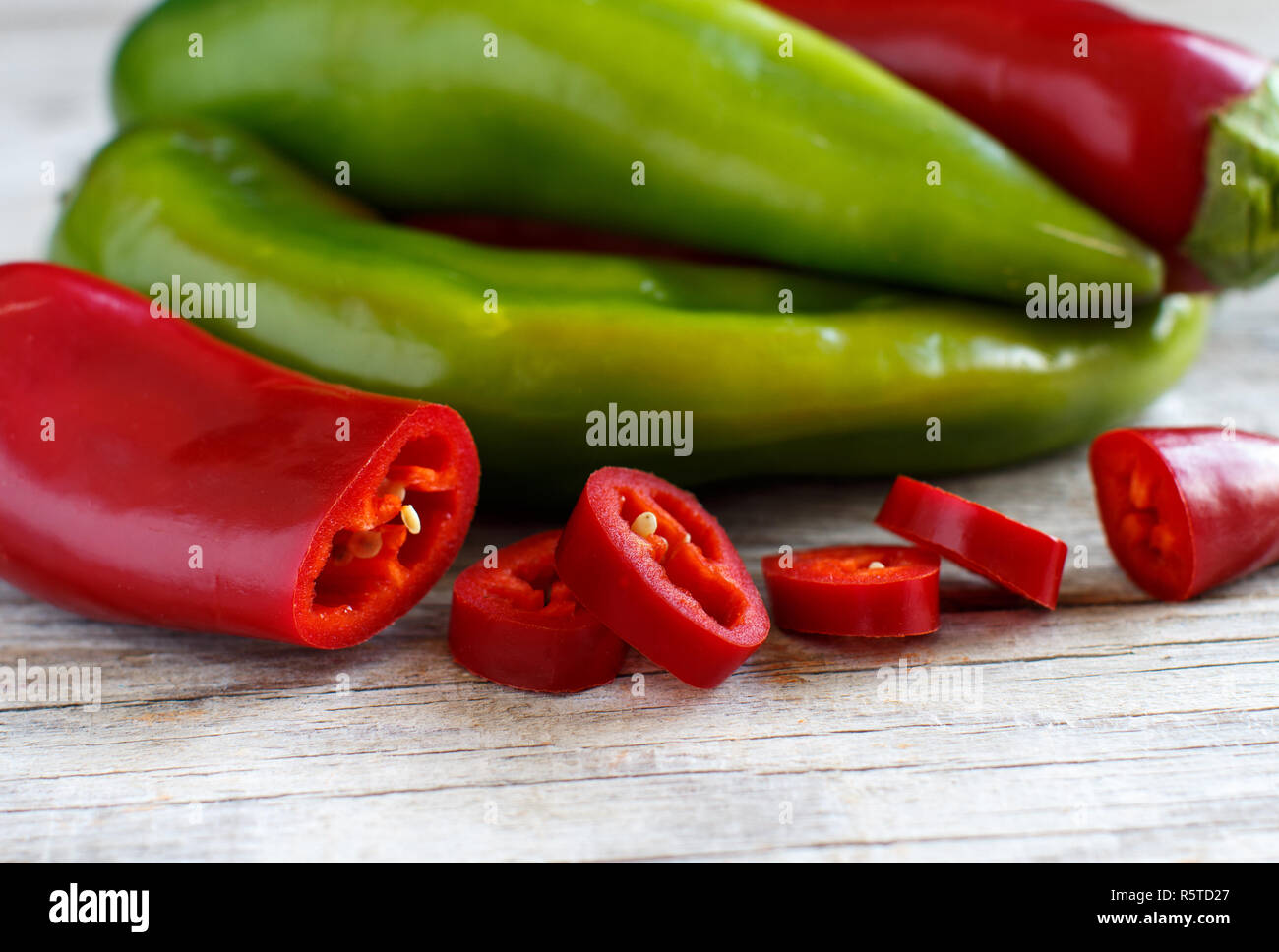 Red and green sweet peppers Stock Photo - Alamy