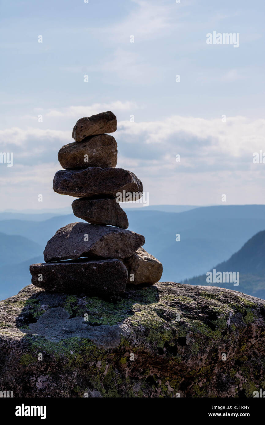 Pile of stones on a mountain top hi-res stock photography and images ...