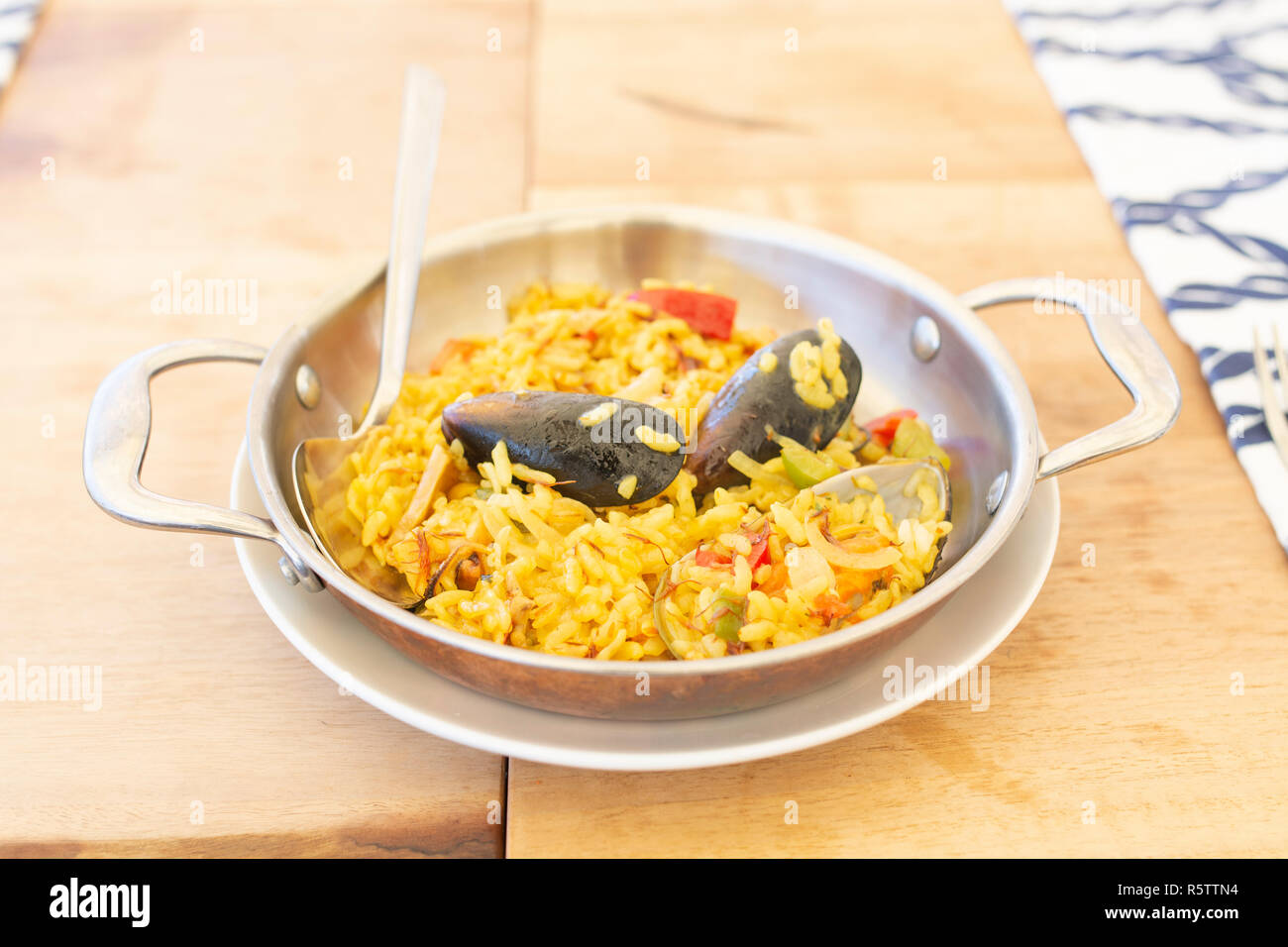 Delicious Spanish paella with mussels and seafoods Stock Photo Alamy