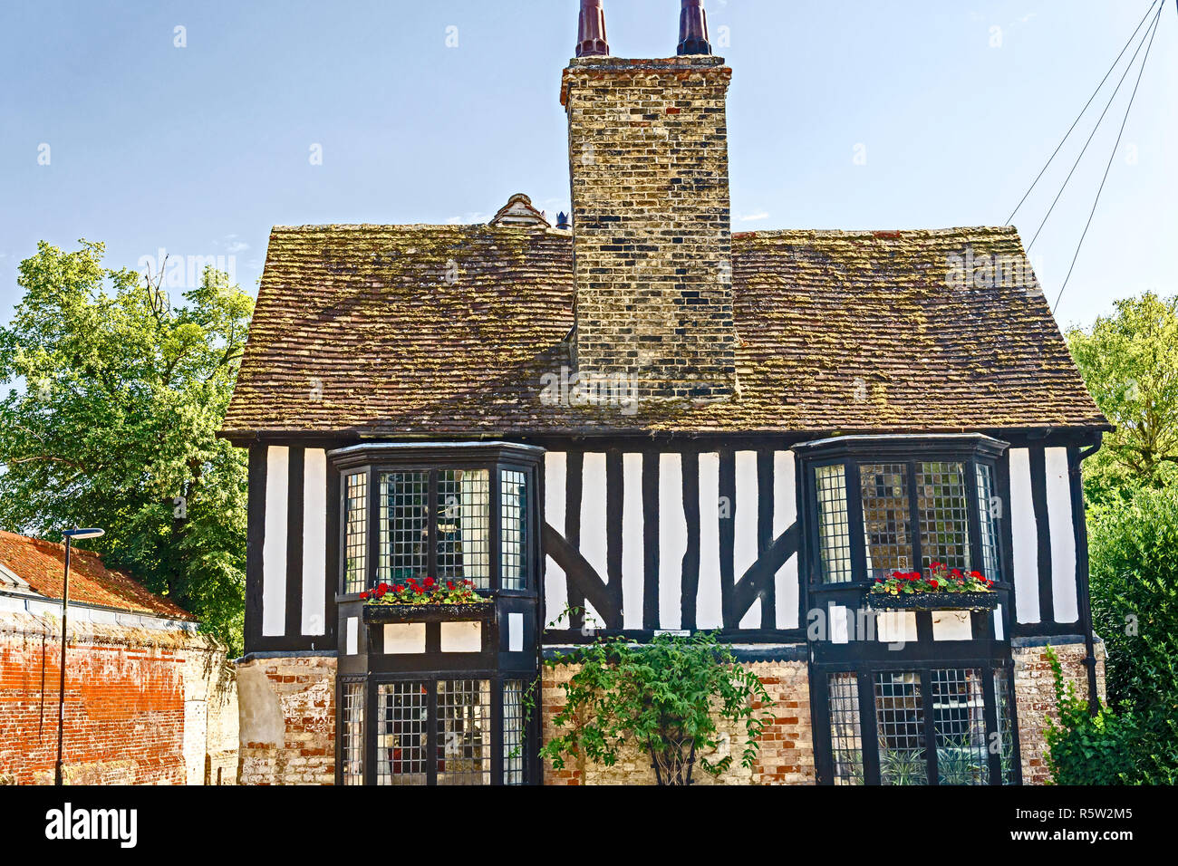two storey bay window high resolution stock photography and images alamy two storey bay window high resolution stock photography and images alamy