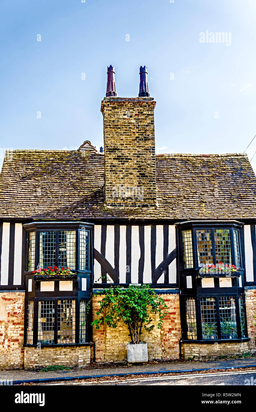 two storey bay window high resolution stock photography and images alamy two storey bay window high resolution stock photography and images alamy