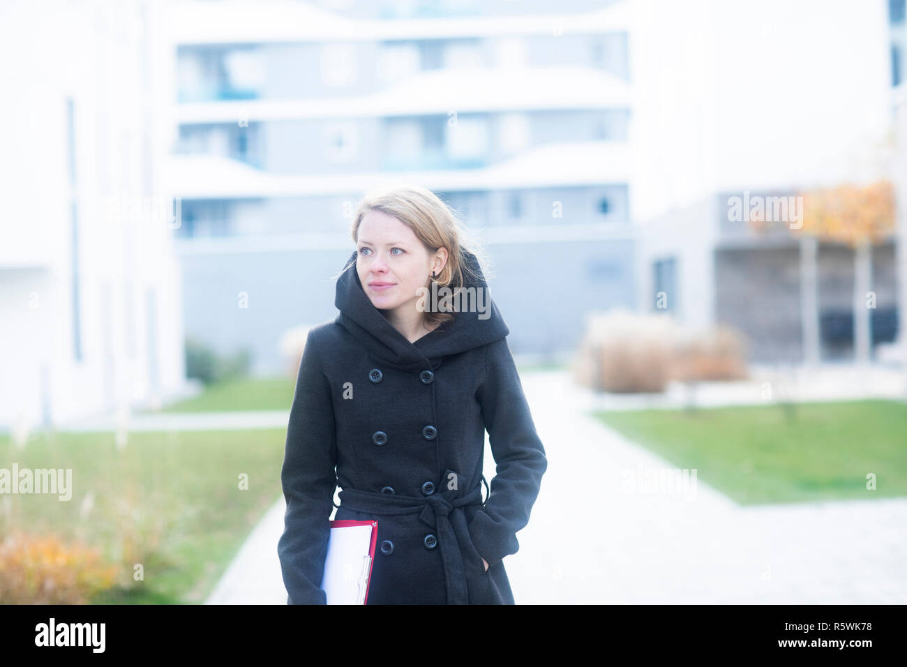 Three women standing outside hi-res stock photography and images - Alamy