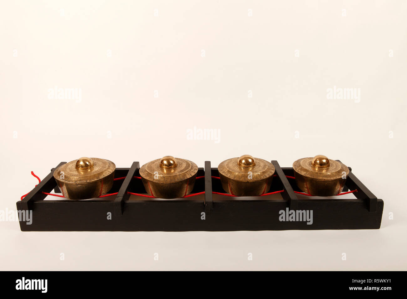 Kettle gong hires stock photography and images Alamy