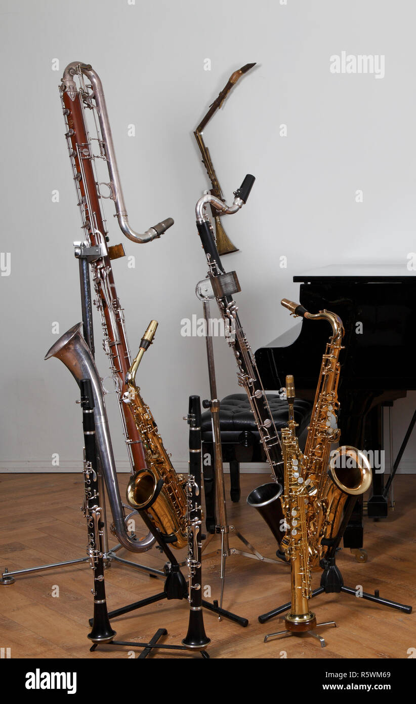 Contrabass instruments hi-res stock photography and images - Alamy