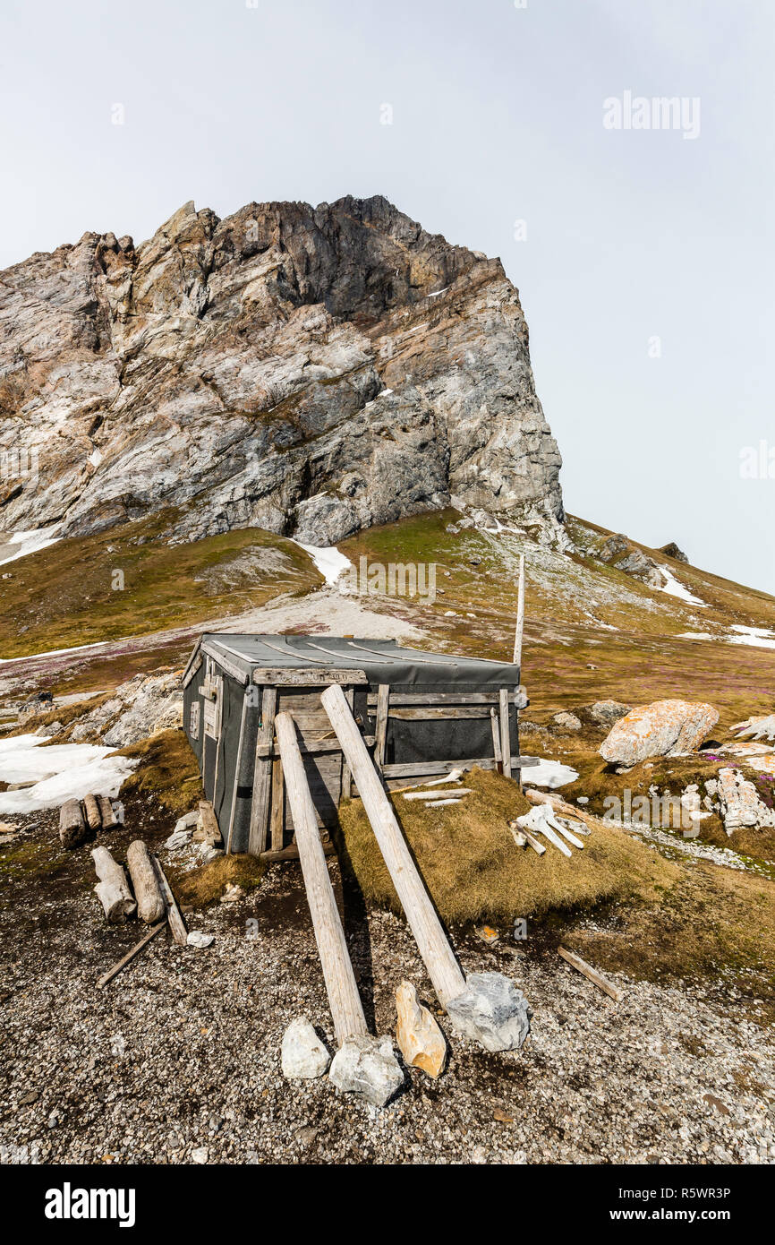 Ivar Ruud's 1971 hunting cabin at the base of Gnålnodden, Hornsund, Spitsbergen, Norway. Stock Photo