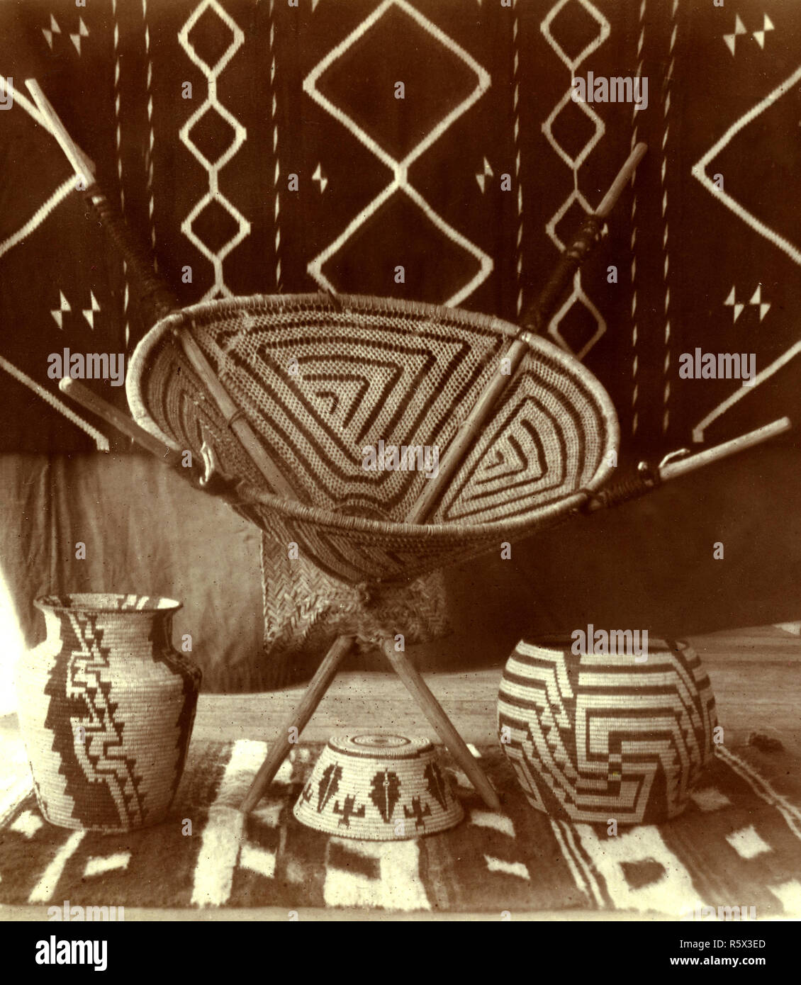 Apache burden basket hires stock photography and images Alamy