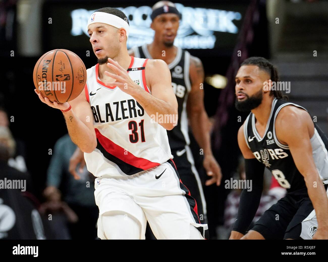 San Antonio Estados Unidos 03rd Dec 2018 Seth Curry 31 Of The Portland Trail Blazers And Patty Mills Of The San Antonio Spurs During An Nba Basketball Game Sunday 4 December 2018