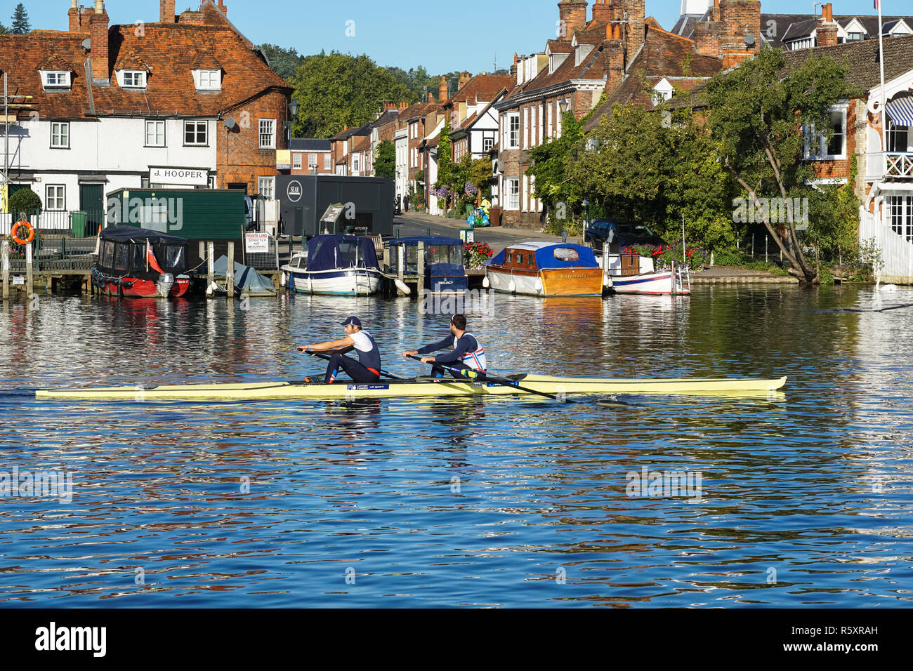 People kayaking on the River Thames, Henley on Thames, Oxfordshire