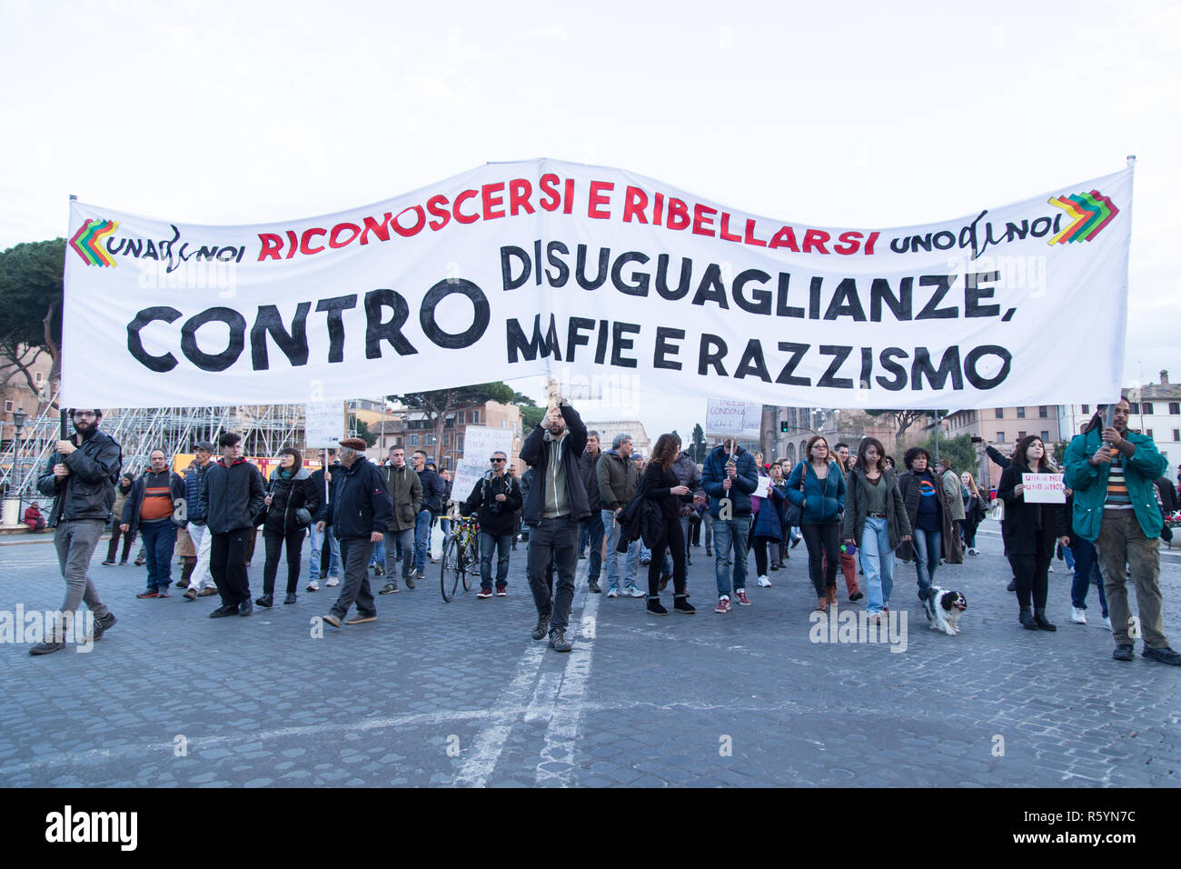 Roma, Italy. 01st Dec, 2018. Demonstration in Rome to protest against the social policies of the government and the Municipality of Rome Credit: Matteo Nardone/Pacific Press/Alamy Live News Stock Photo