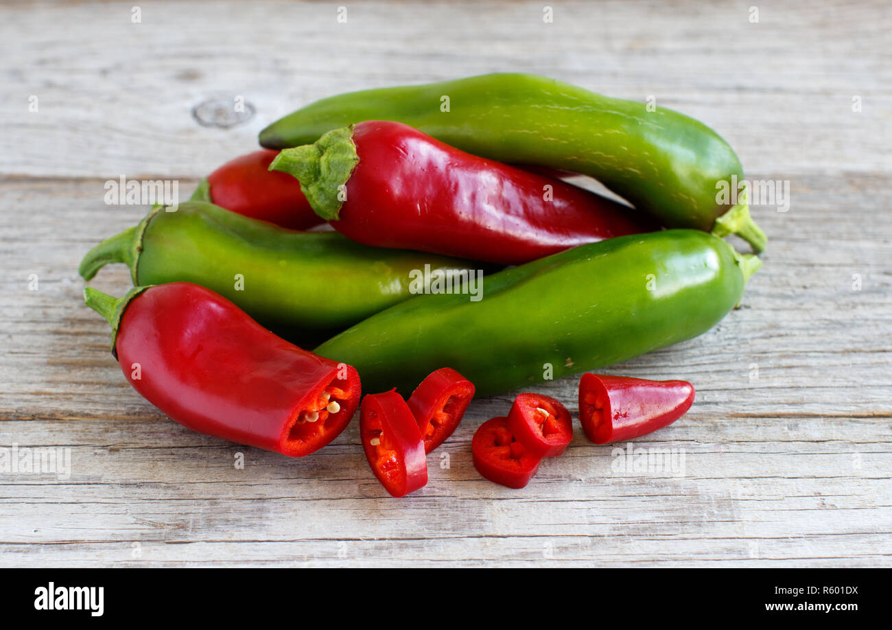 Red and green sweet peppers Stock Photo - Alamy