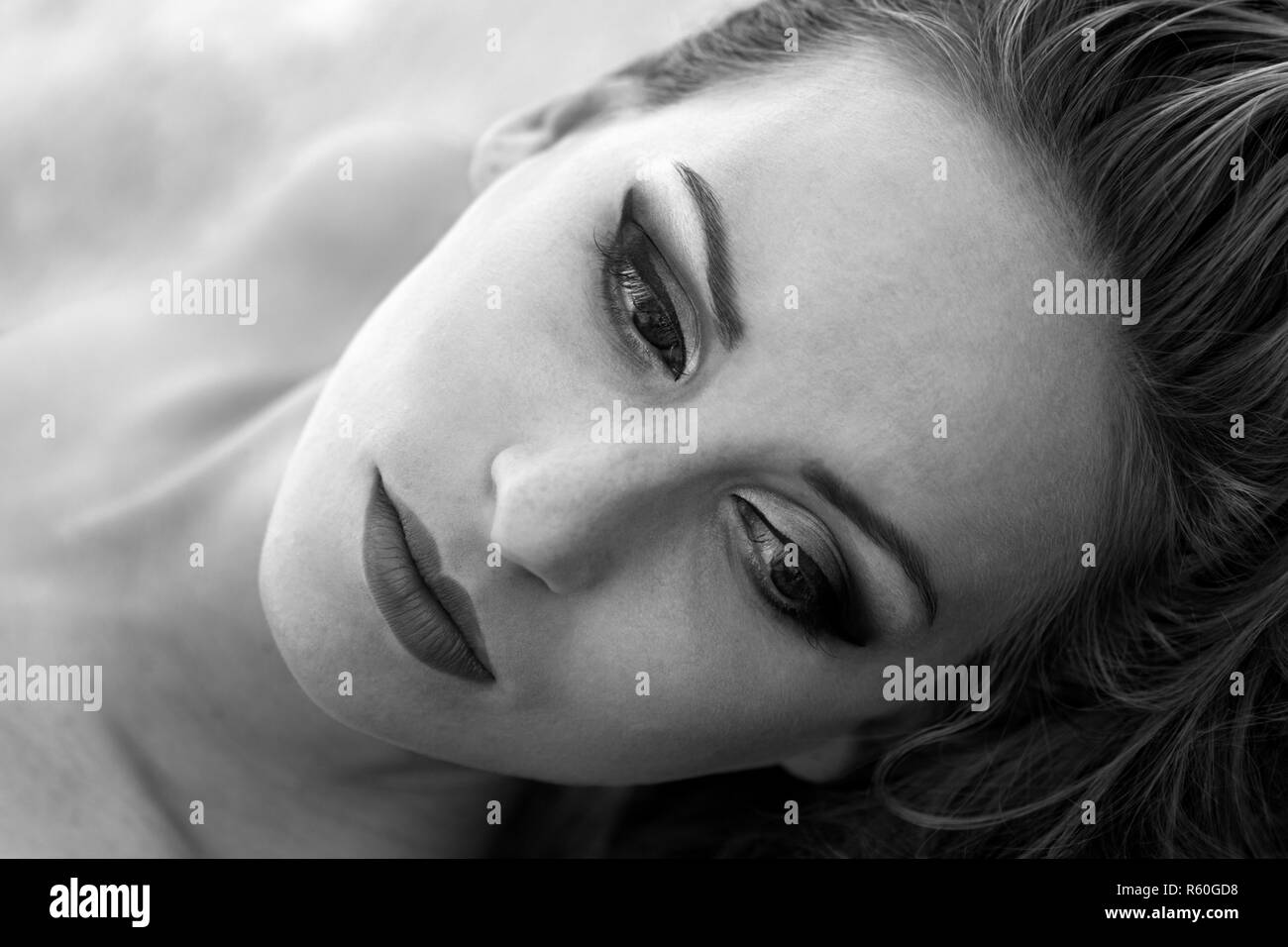 Black & white beautiful woman hi-res stock photography and images - Alamy