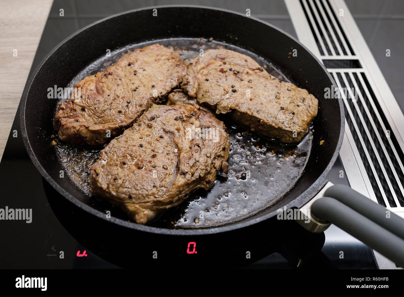 Indiuktionsherd hires stock photography and images Alamy