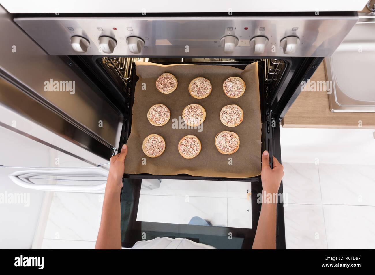 How food cooks in microwave hires stock photography and images Alamy