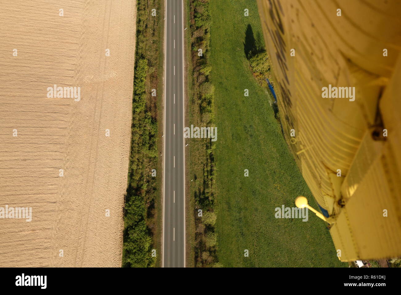 knife-flight-stock-photo-alamy