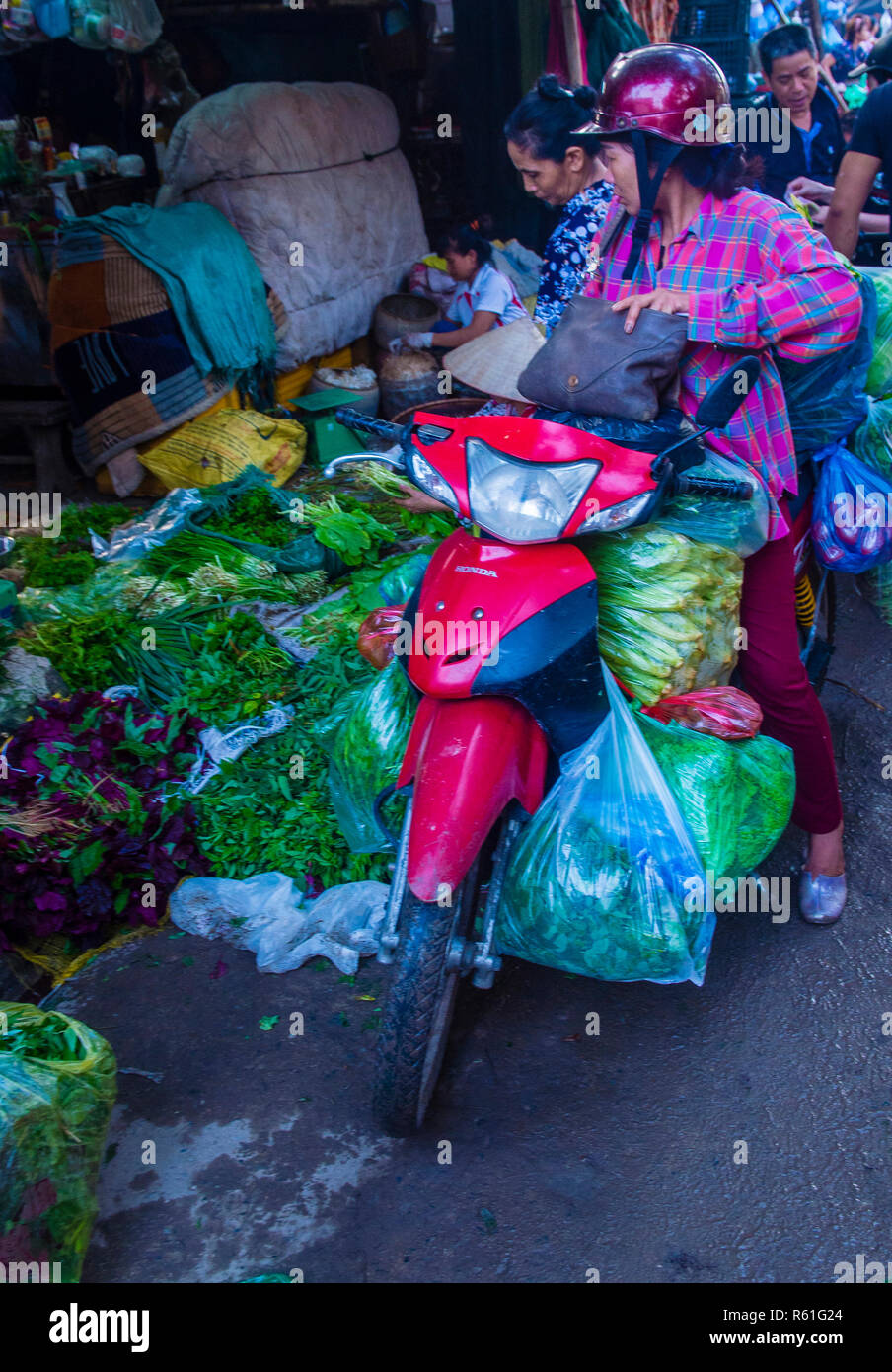 Vietnam food markets in hanoi hi-res stock photography and images - Alamy