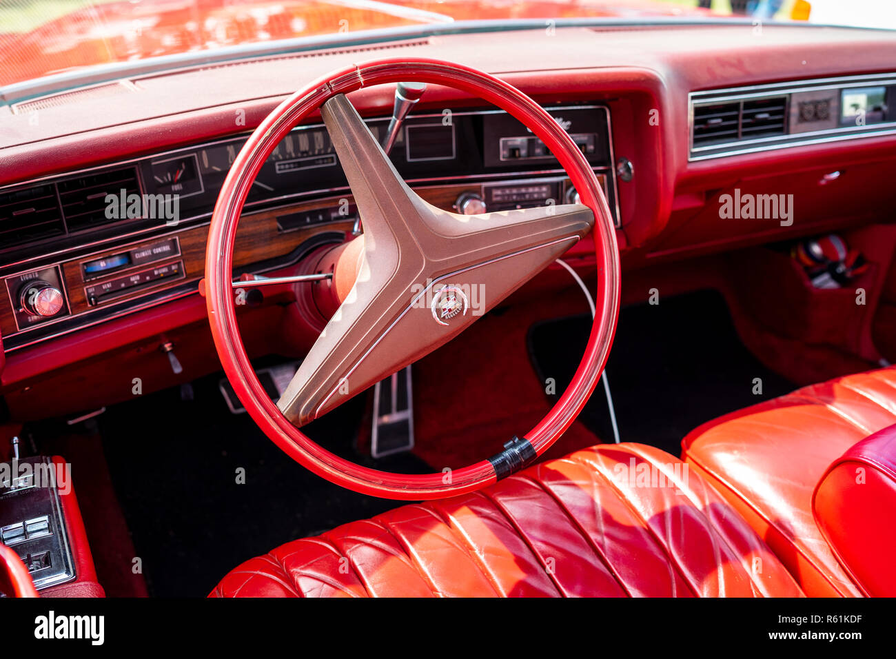 PAAREN IM GLIEN, GERMANY - MAY 19, 2018: Interior of a full-size luxury car Cadillac  Eldorado, 1975. Die Oldtimer Show 2018 Stock Photo - Alamy