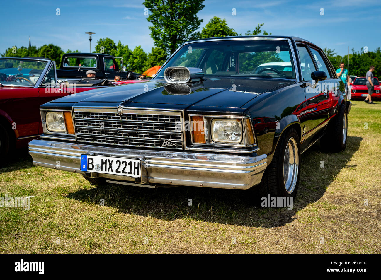 Sedan car old hi-res stock photography and images - Alamy