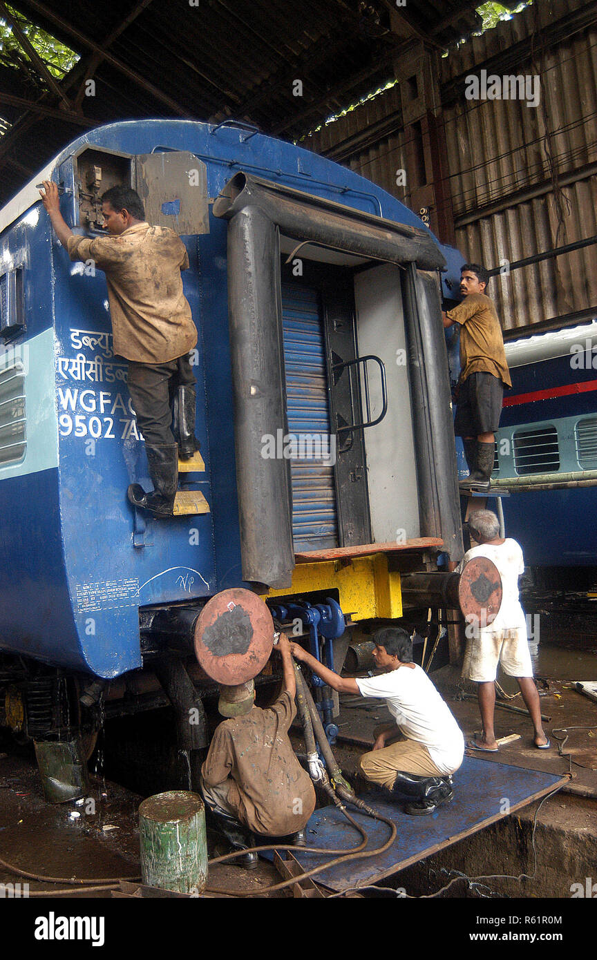 EMU Railway Matunga, Mumbai, Maharashtra, India Stock Photo