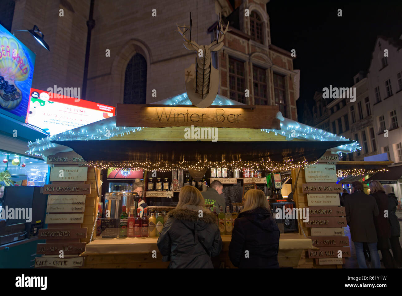 Vin chaud (mulled wine) stall in 2018 Christmas market in Brussels, Belgium Stock Photo