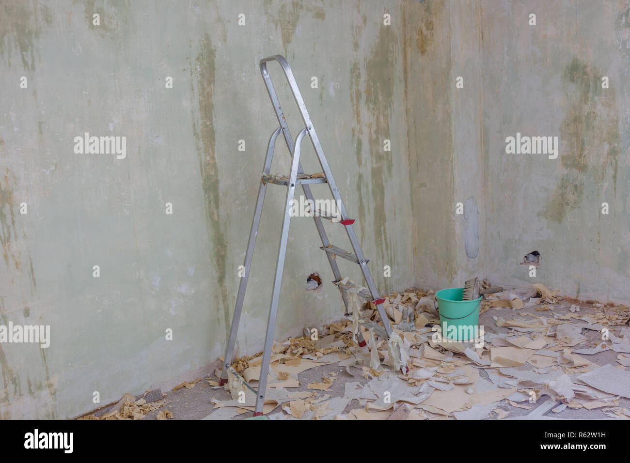 peel off wallpaper Stock Photo Alamy