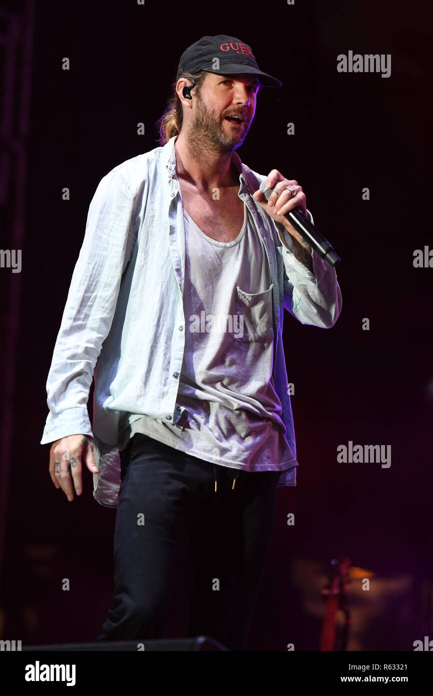 https://c8.alamy.com/comp/R63321/fort-lauderdale-fl-usa-01st-dec-2018-jared-dirty-j-watson-of-dirty-heads-performs-during-the-riptide-music-festival-at-fort-lauderdale-beach-on-december-1-2018-in-fort-lauderdale-florida-credit-mpi04media-punchalamy-live-news-R63321.jpg