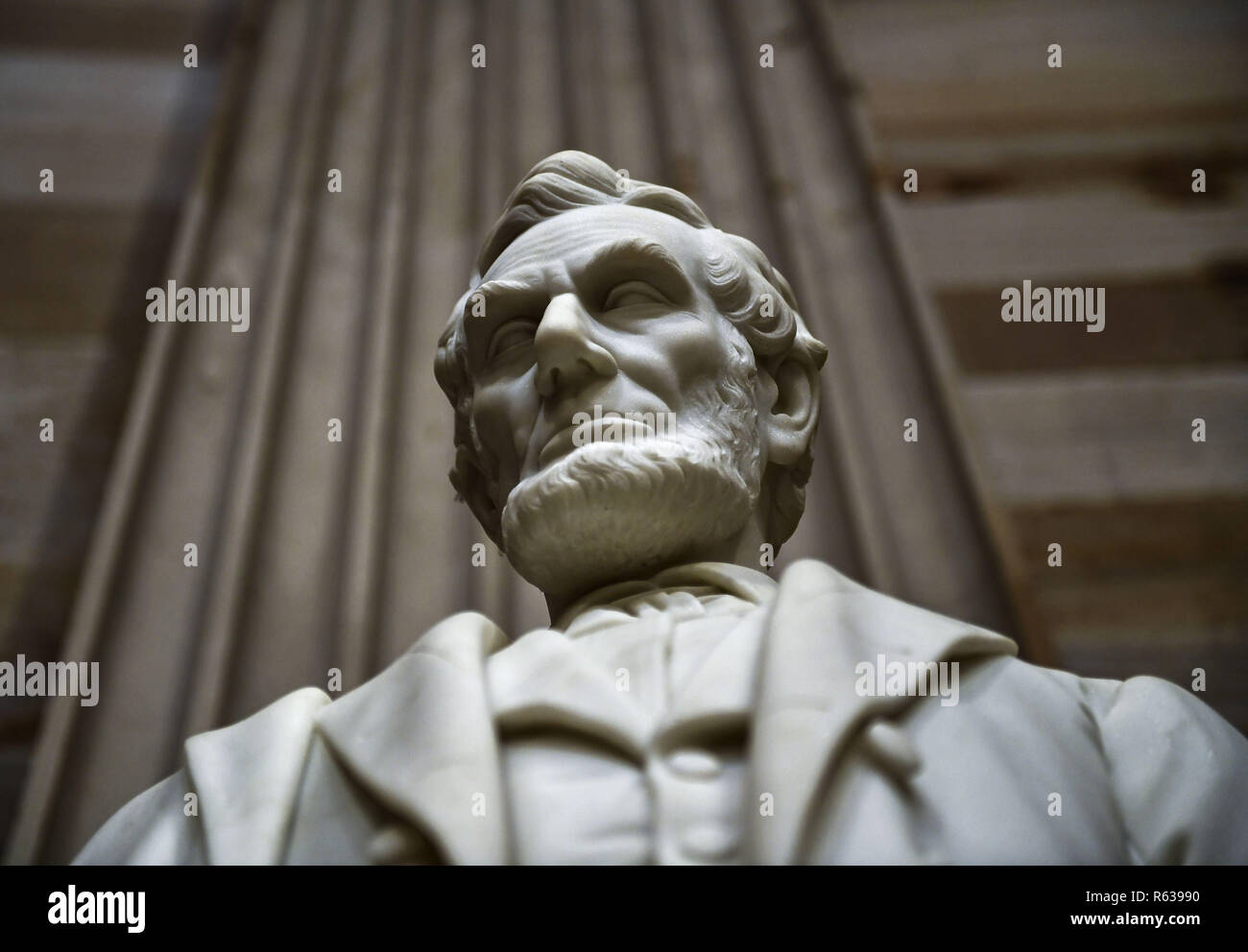 Washington, District of Columbia, USA. 3rd Dec, 2018. A statue of Abraham Lincoln, the 16th President of the United States, stands inside the Rotunda of the US Capitol, December 3, 2018 in Washington, DC. - The body of the late former President George H.W. Bush will travel from Houston to Washington, where he will lie in state at the US Capitol through Wednesday morning. Bush, who died on November 30, will return to Houston for his funeral on Thursday. (Photo by Brendan Smialowski/AFP)/POOL PHOTO Credit: Brendan Smialowski/CNP/ZUMA Wire/Alamy Live News Stock Photo