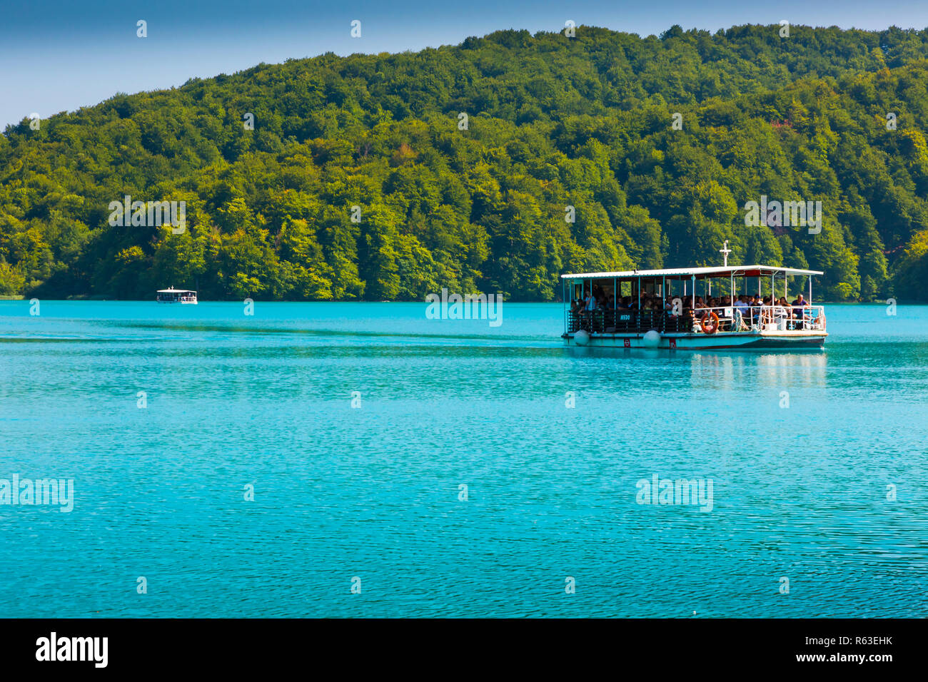 Lake boat sceneries hi-res stock photography and images - Alamy
